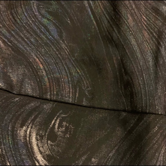 SOLD🔥Emily Hsu black laquer holographic leggings - Picture 4 of 5